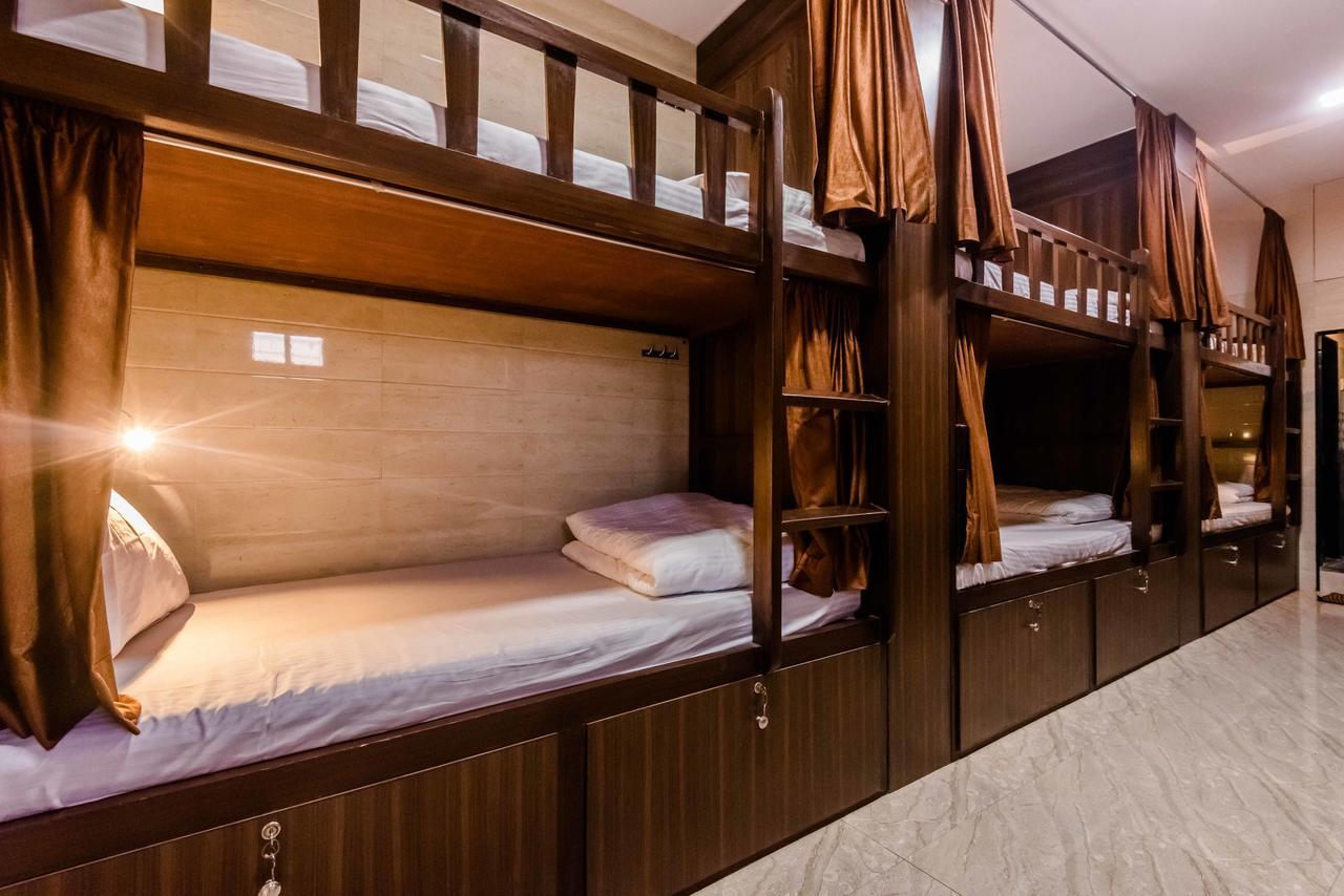 Awesome Dormitory - Men Only Мумбай Екстериор снимка