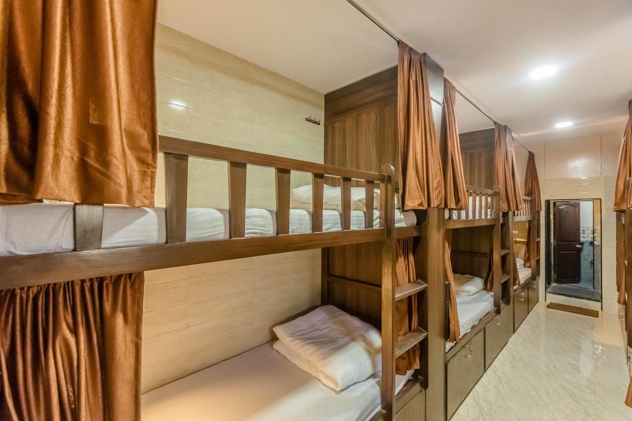 Awesome Dormitory - Men Only Мумбай Екстериор снимка
