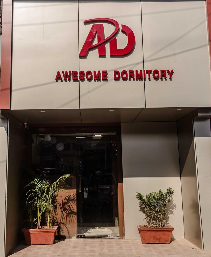 Awesome Dormitory - Men Only Мумбай Екстериор снимка